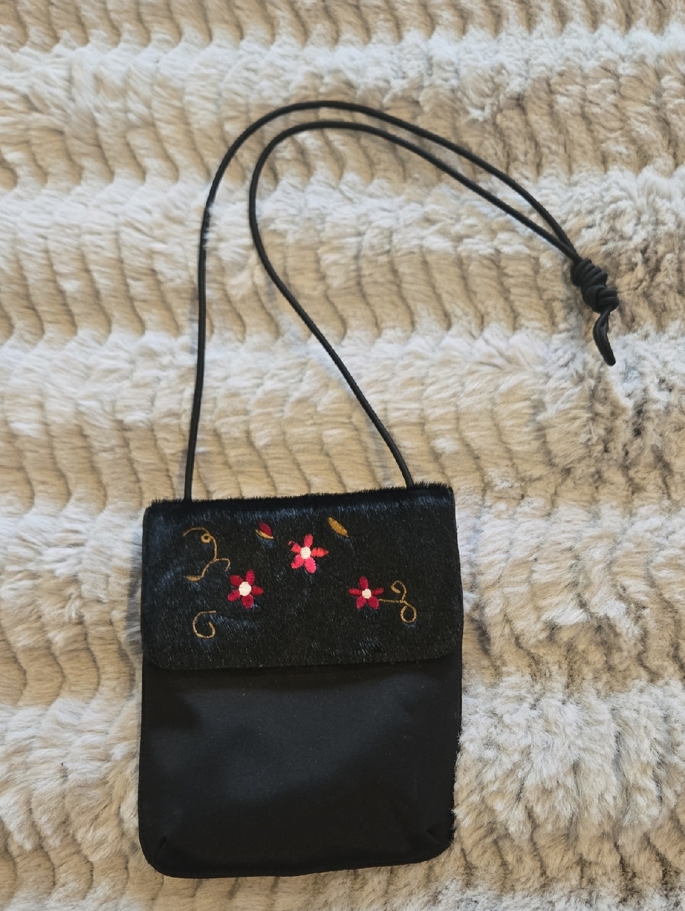 Temp Design Leather Black Floral Embroidered Crossbody Bag NWOT